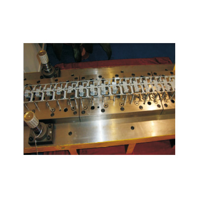 沖壓模具廠家_五金插件自動(dòng)模具